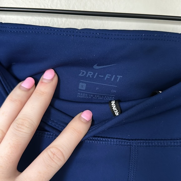 Nike Running Dri-Fit Tight Capri Length Laser Cut Leggings - Picture 5 of 10